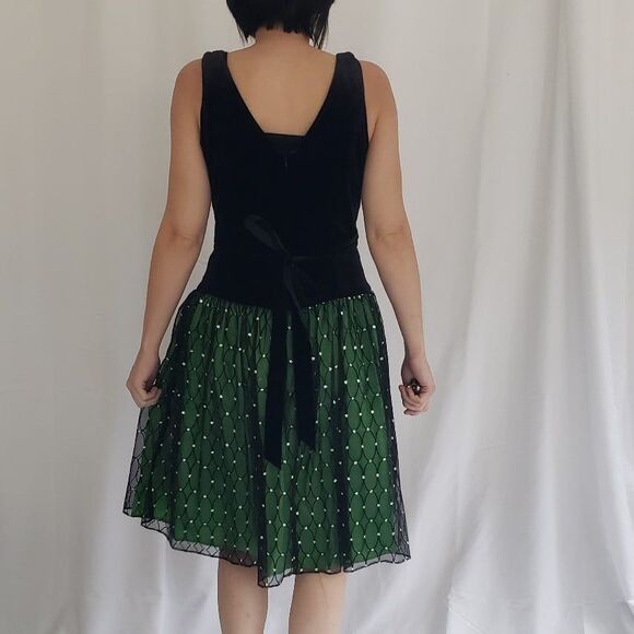 80s/90s‎ Black Velvet and Green Skirt Party Dress - Picture 3 of 4